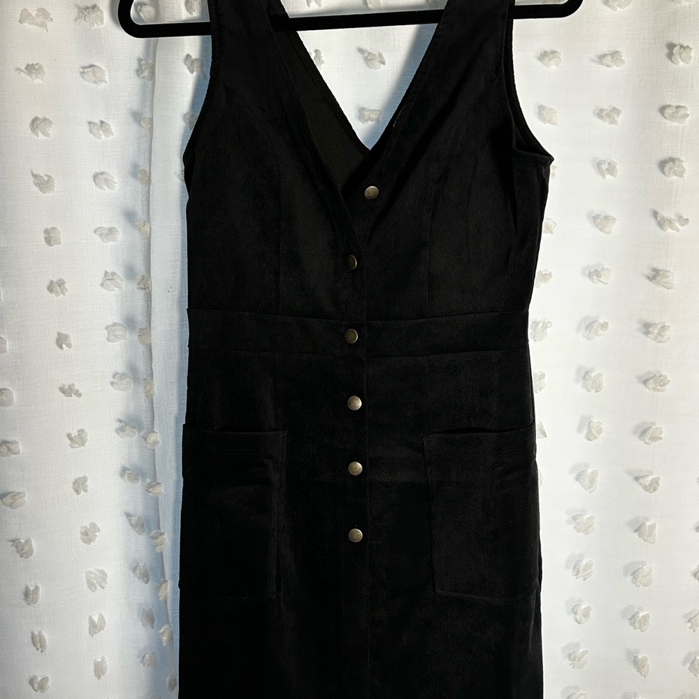 Elegant Black Sleeveless Dress